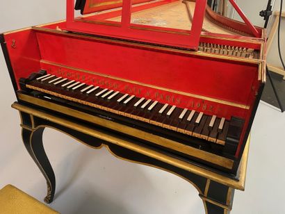 CLAVECIN with one keyboard and door, in red...