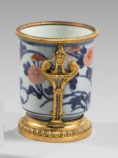 Japon - XVIIIe siècle
Vase cylindrique en...