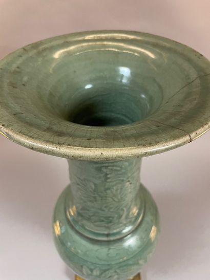 CHINE - XVIe siècle
Grand vase de forme balustre...