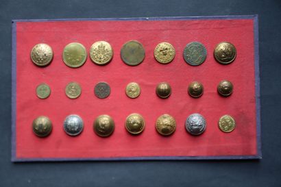 Schools - Lot of buttons from various periods...