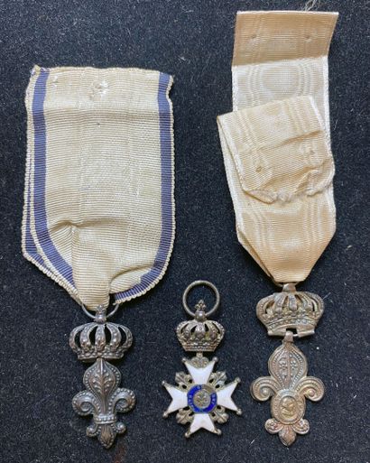 Décoration du Lys, 1814, lot de trois: deux...