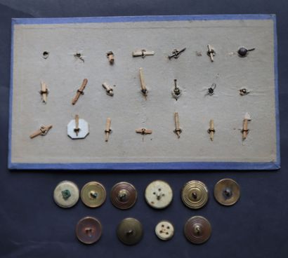 Navy - Lot of troop and officer buttons from...