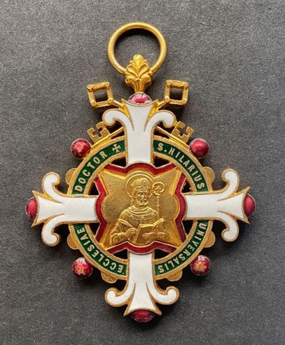 Poitiers, croix de chanoine de la cathédrale,...