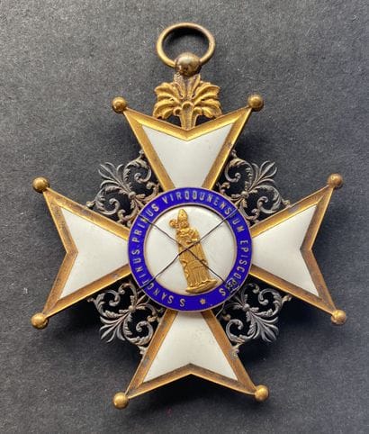 Verdun, croix de chanoine de la cathédrale,...