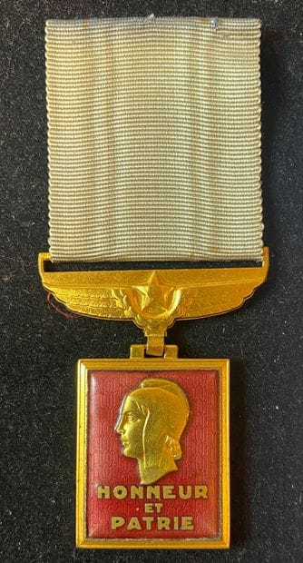 Aeronautics medal, 1945, in gilt bronze and...