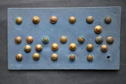 Army - Large batch of buttons from various...