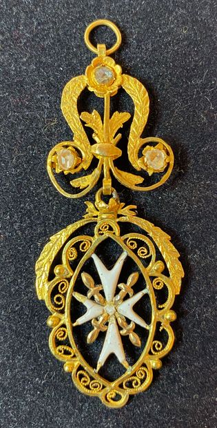 Ordre de Malte - Enameled gold knight's cross,...