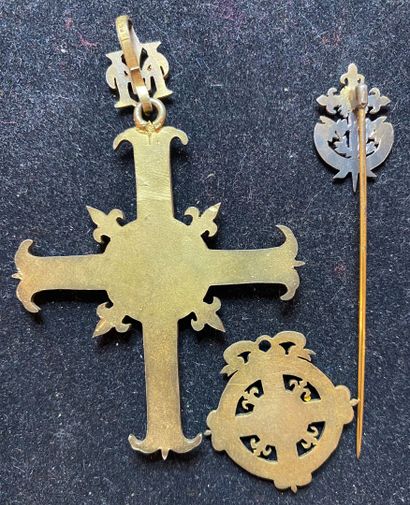 Royalisme, lot de trois croix des partisans...