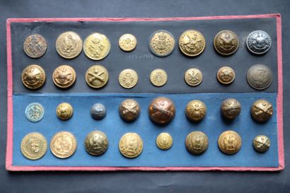 Schools - Lot of buttons from various periods...
