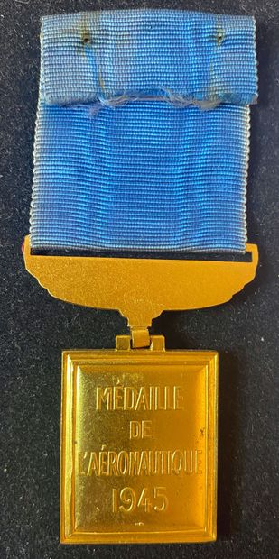 Aeronautics medal, 1945, in gilt bronze and...