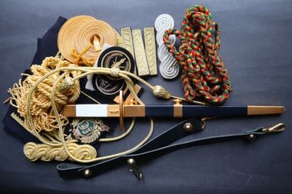 Lot of French and foreign military embroideries,...