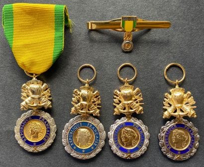 Médaille militaire, IVe République, lot de...