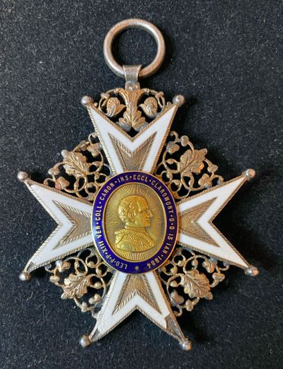 Clermont, croix de chanoine de la cathédrale...