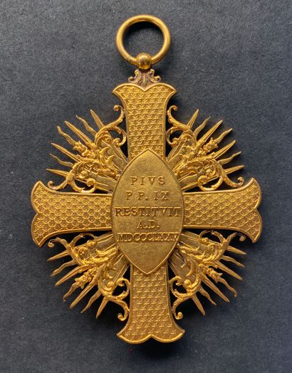 Saint-Claude, croix de chanoine de la cathédrale,...
