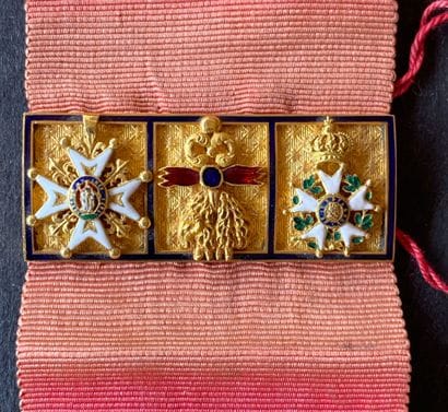 Précieux souvenir du duc de Berry
Barrette...