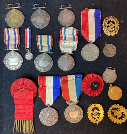 Oise, rescue and firemen, lot of eighteen:...