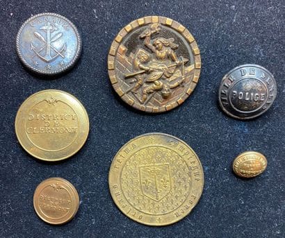 Varia - lot of 7 buttons: Revolution 1790,...