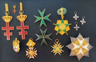 Ordres et décorations non officielles à caractère...