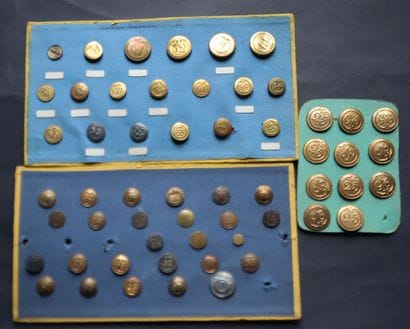 Infantry - Lot of troop and officer buttons...