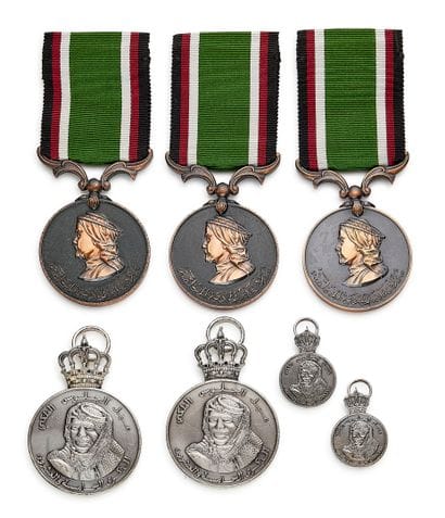 Jordanie - Lot de six : trois médailles militaires...