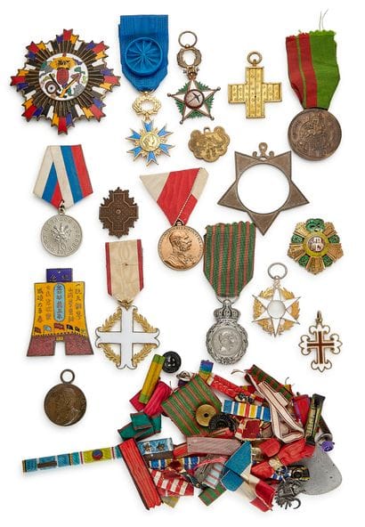 Lot of about fifteen medals and miscellaneous...