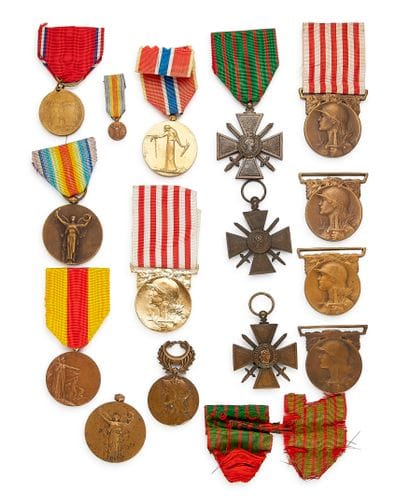 World War I - Set of fourteen bronze commemorative...