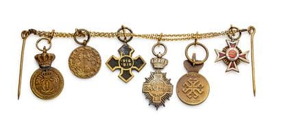 Romania - Gala chain featuring six gilt-bronze...