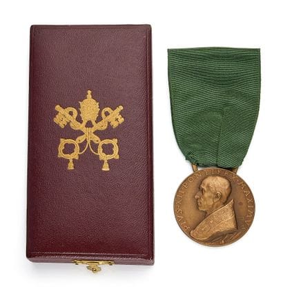 Saint-Siège - Médaille Benemerenti pour l'année...