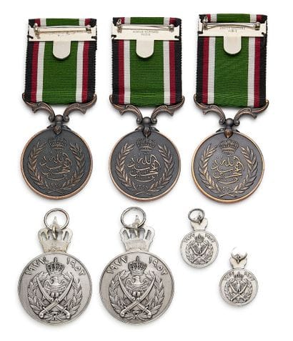 Jordanie - Lot de six : trois médailles militaires...