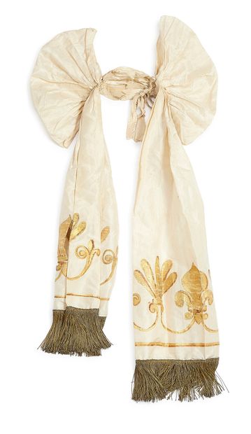 Cravate double de drapeau. 
En soie blanche,...