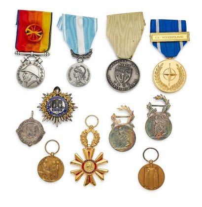 Civil decorations, set of eleven medals in...