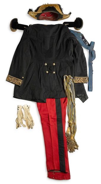 UNIFORMES

Ensemble de grande tenue de général...