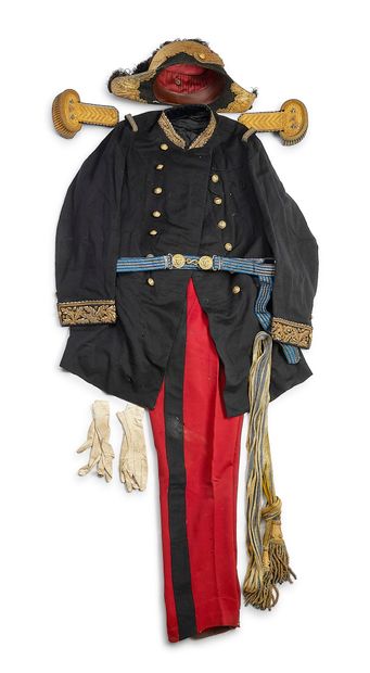 UNIFORMES

Ensemble de grande tenue de général...