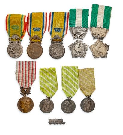 Civil Decorations - Set of nine standard-sized...