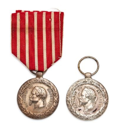 Two Italian medals of the second type, in...