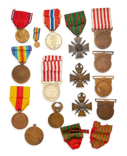 World War I - Set of fourteen bronze commemorative...