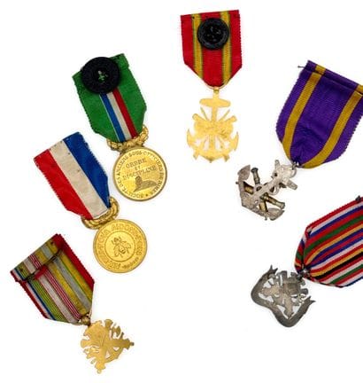 Anciens militaires, lot de six médailles...