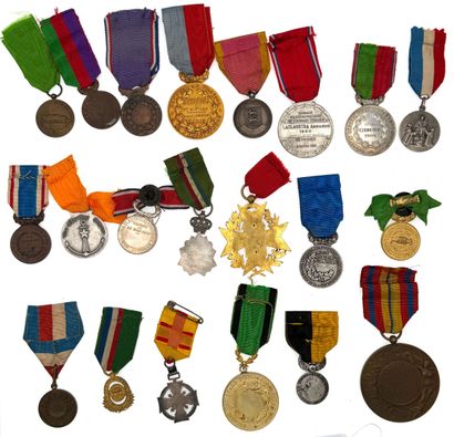 Private Orders and Decorations - Lot of forty-two...