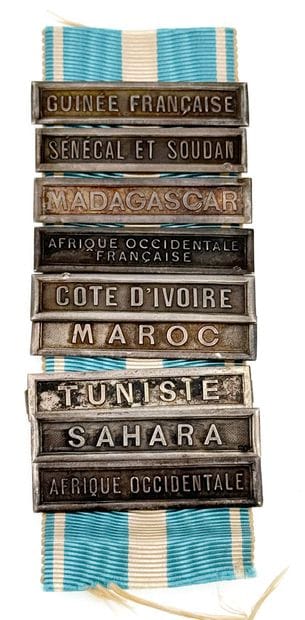 Médailles coloniales - Lot de neuf agrafes...