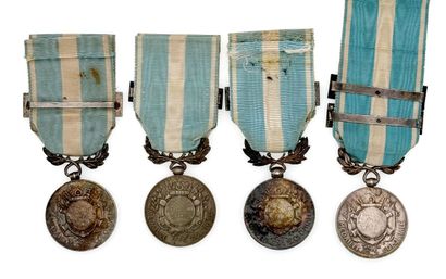 Lot de quatre Médailles coloniales en argent...