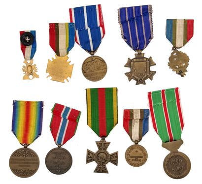 First World War - Lot of ten patinated bronze...