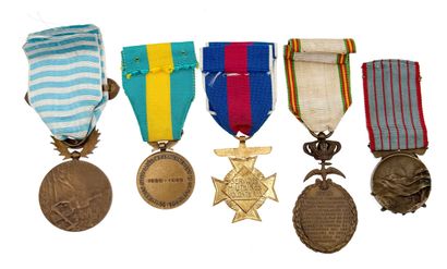 Entre-deux-guerres - Lot of five medals:...