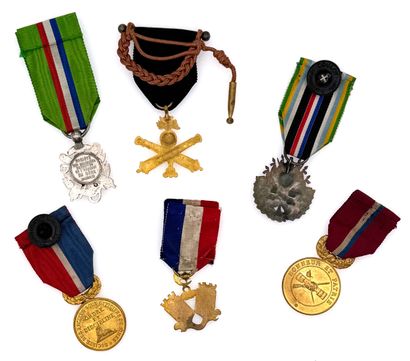 Anciens militaires, lot de six médailles...