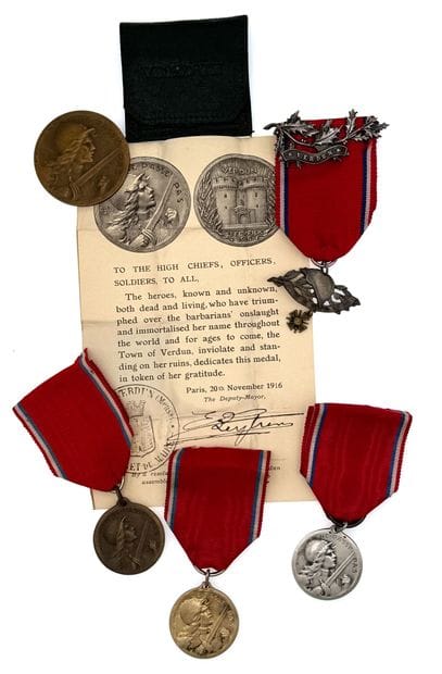 Première Guerre mondiale - Lot de cinq médailles...