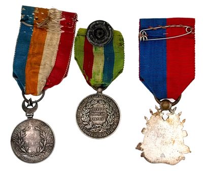 Anciens militaires, lot de trois médailles...