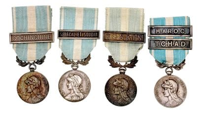 Lot de quatre Médailles coloniales en argent...