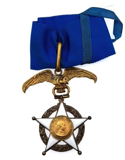 Chili - Ordre du Mérite, organisé en 1929,...