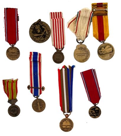 First World War - Lot of nine patinated bronze...
