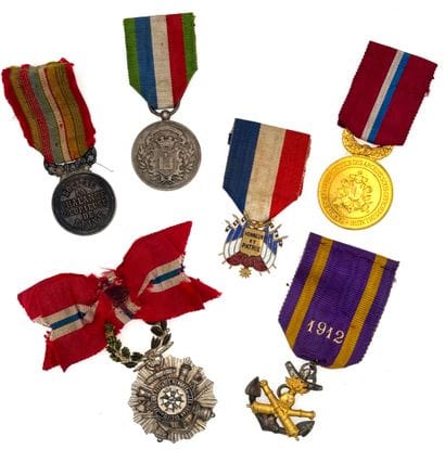 Anciens militaires, lot de six médailles...