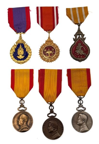 Laos - Lot de six décorations en taille ordonnance,...